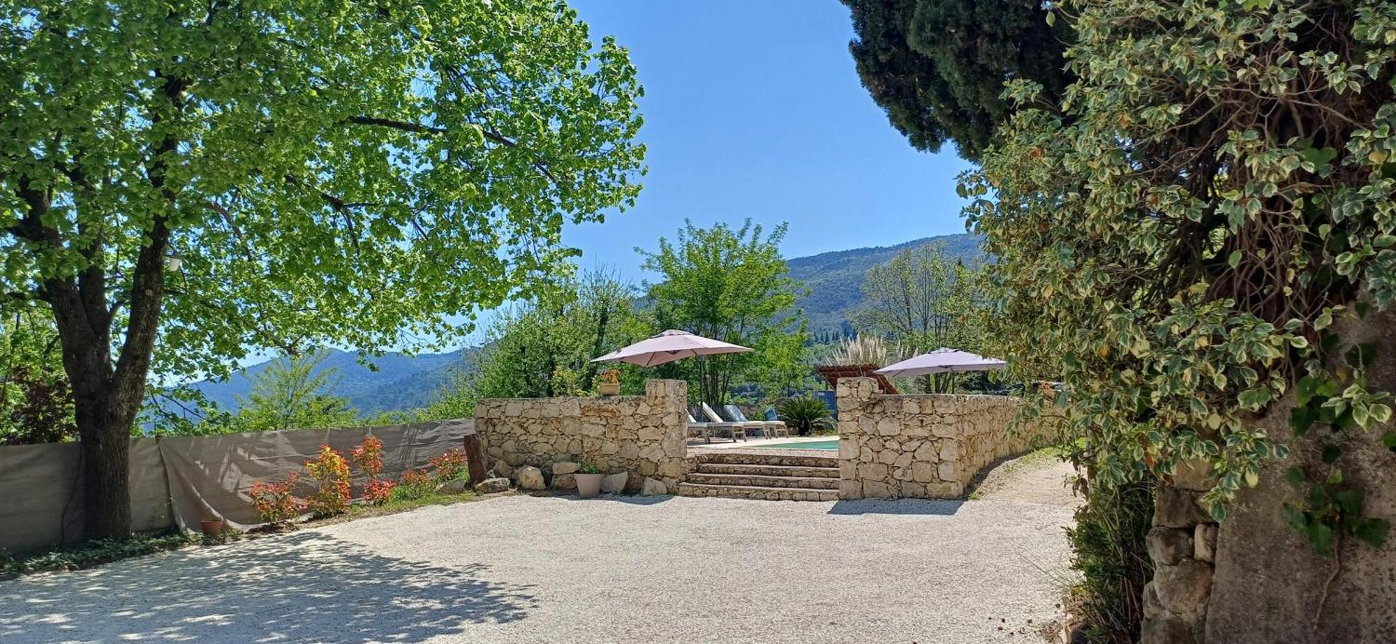 לינה וארוחת בוקר Coaraze Le Domaine De La Feuilleraie מראה חיצוני תמונה